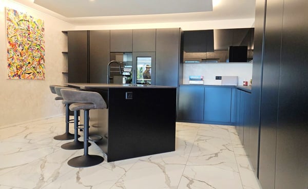 MODERNA VILLA CON PISCINA E ROOFTOP PANORAMICO 6