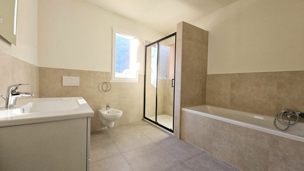 AMPIO E MODERNO 1.5 LOCALI 10