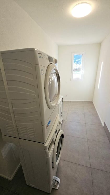 AMPIO E MODERNO 1.5 LOCALI 12