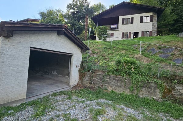 INTERESSANTE CASA UNIFAMILIARE A GRONO-LEGGIA 3