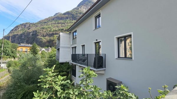 BELLA CASA UNIFAMILIARE DI 5.5 LOCALI 16