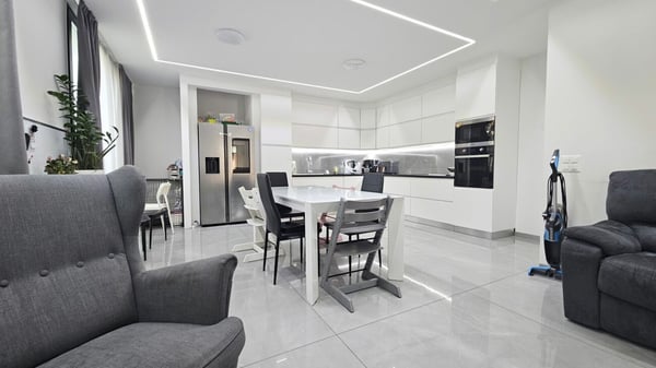 BELLA CASA UNIFAMILIARE DI 3.5 LOCALI 3