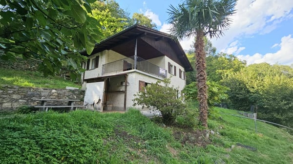 INTERESSANTE CASA UNIFAMILIARE A GRONO-LEGGIA 4