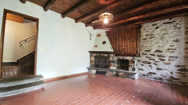 INTERESSANTE CASA UNIFAMILIARE A GRONO-LEGGIA 5
