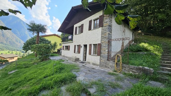 INTERESSANTE CASA UNIFAMILIARE A GRONO-LEGGIA 2