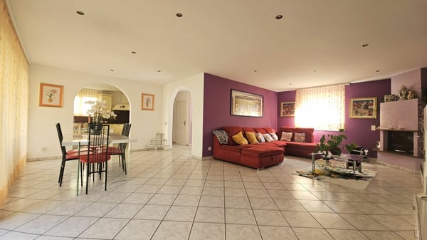 VILLETTA UNIFAMILIARE CON BEL GIARDINO 4