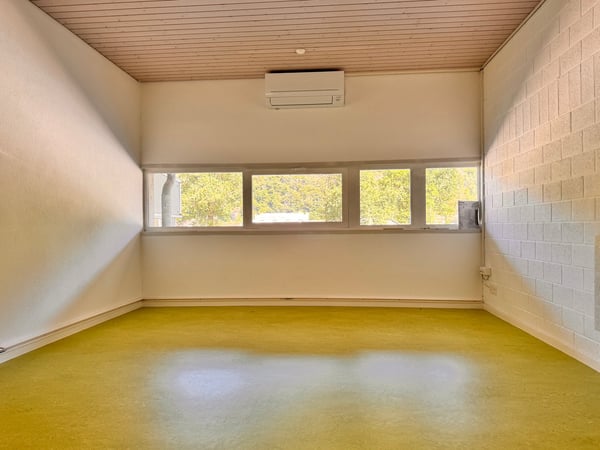 Büro mit 5 Räumen zur Miete in Roveredo (GR) 5