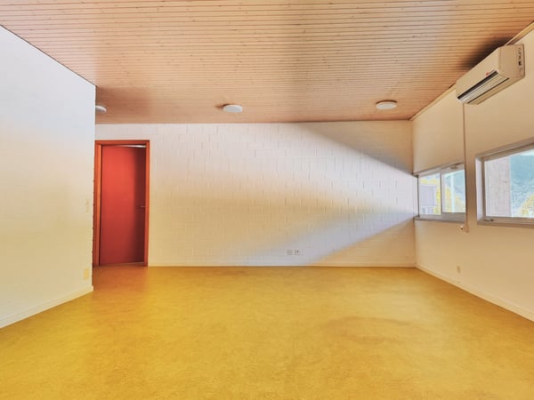 Büro mit 5 Räumen zur Miete in Roveredo (GR) 3