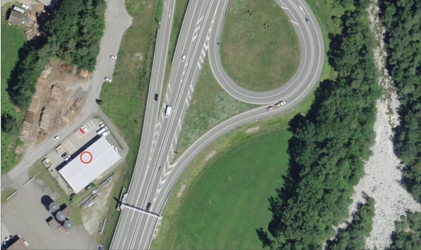 Büro mit 5 Räumen zur Miete in Roveredo (GR) 1