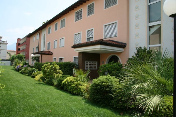 Elegante e tranquilla Residenza - ampio 3.5 locali (98 mq) con spaziosa terrazza coperta - Ascona 2