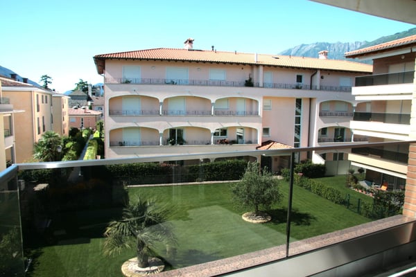 Elegante 3.5 locali in posizione centrale ma tranquilla in Ascona 8