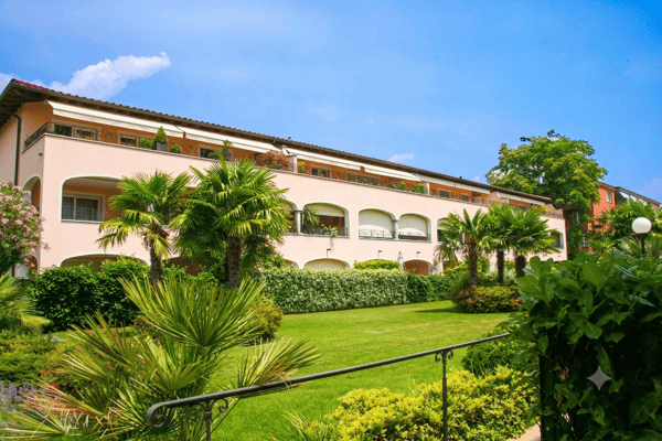 Ascona, geräumig und ruhig 1.5 Zimmer zu Fuß erreichbar vom Seeufer und Zentrum Ascona 1