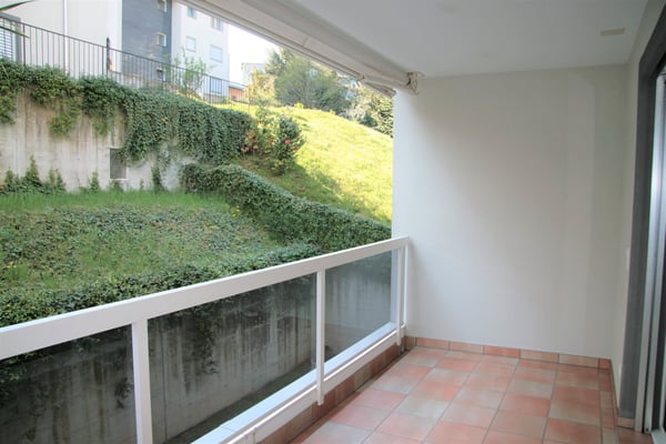 Dachwohnung 2.5 Zimmer - zentrale aber ruhige Lage im Grünen 8