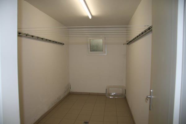Dachwohnung 2.5 Zimmer - zentrale aber ruhige Lage im Grünen 14