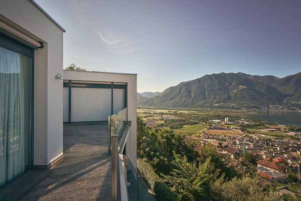 L’eleganza sospesa tra lago e monti 14
