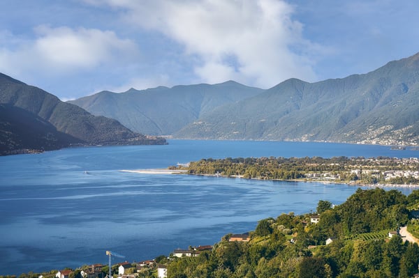 L’eleganza sospesa tra lago e monti 17