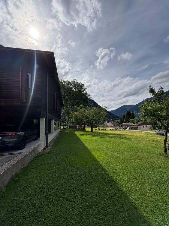 Casa di design in legno immersa nel verde 45