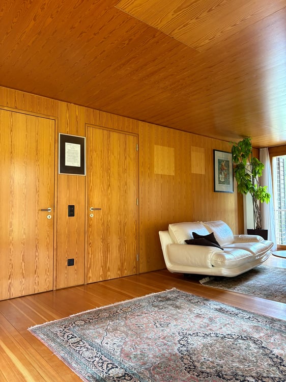 Casa di design in legno immersa nel verde 22