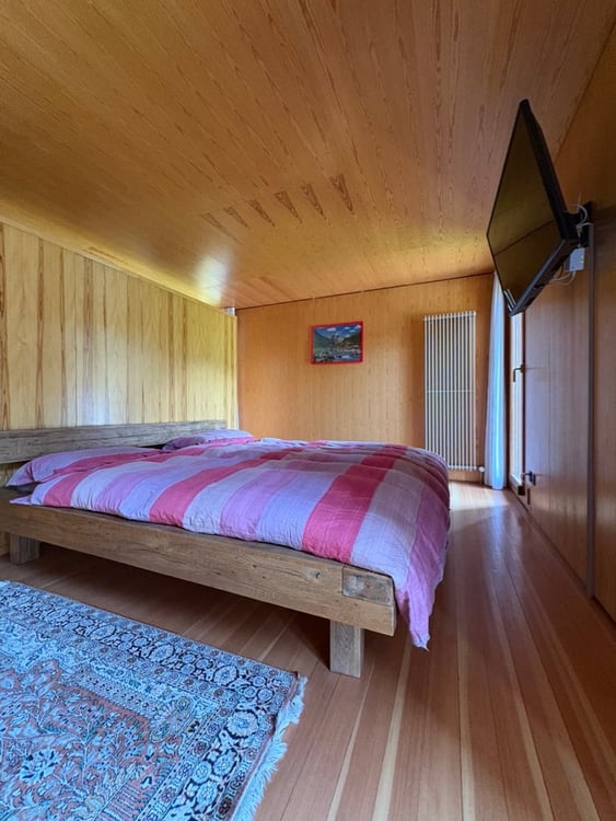 Casa di design in legno immersa nel verde 39