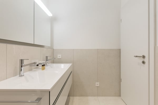 Großzügige 4,5-Zimmer-Wohnung, zentral und nahe den Universitäten von Lugano 9