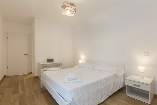 Großzügige 4,5-Zimmer-Wohnung, zentral und nahe den Universitäten von Lugano 7