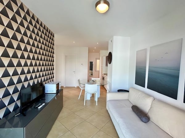 ZONA CASSARATE - 1.5 LOCALI ARREDATO 2