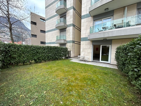 MONOLOCALE ARREDATO A CASSARATE CON GIARDINO PRIVATO 1