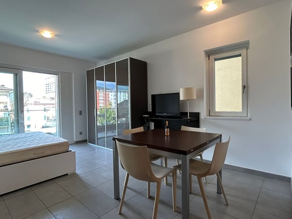 MONOLOCALE ARREDATO IN ZONA CASSARATE 7