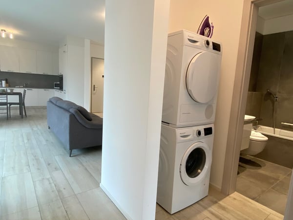 ELEGANTE 3.5 LOCALI ARREDATO CON PARCHEGGIO PRIVATO 8