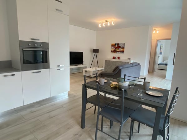 ELEGANTE 3.5 LOCALI ARREDATO CON PARCHEGGIO PRIVATO 1