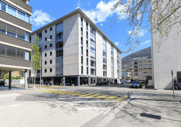 ELEGANTE 3.5 LOCALI ARREDATO CON PARCHEGGIO PRIVATO 14