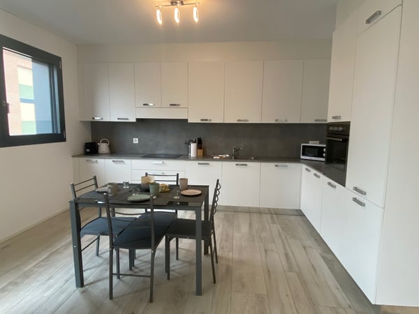 ELEGANTE 3.5 LOCALI ARREDATO CON PARCHEGGIO PRIVATO 5