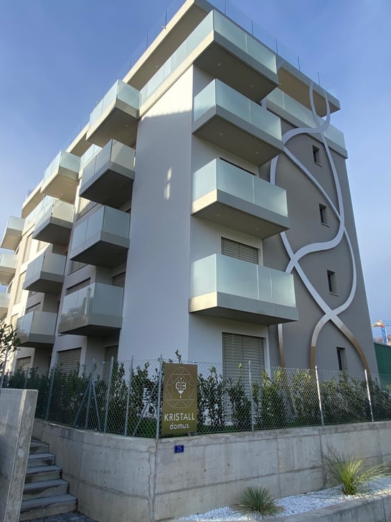 Attico di lusso con terrazza e jacuzzi a Massagno – Disponibile subito 3