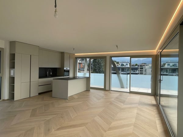 Attico di lusso con terrazza e jacuzzi a Massagno – Disponibile subito 12