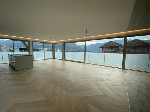 Attico di lusso con terrazza e jacuzzi a Massagno – Disponibile subito 10