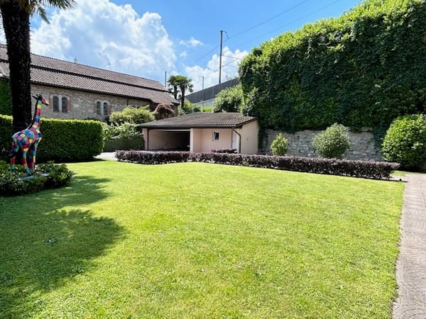 AFFITTASI MENSILMENTE Villa pronta all'uso in centro Lugano con importante vista lago 26