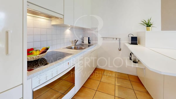 Sonnenverwöhnte Gartenwohnung mit Seesicht, Pool und Jacuzzi in Vairano 11