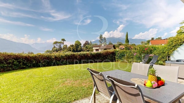 Sonnenverwöhnte Gartenwohnung mit Seesicht, Pool und Jacuzzi in Vairano 6