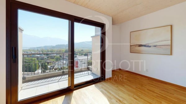 Duplexwohnung mit zwei Balkonen und viel Licht - modern wohnen in Tegna 7