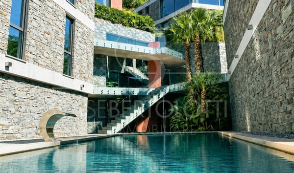 ONDA CELESTE - The Quiet Luxury 3
