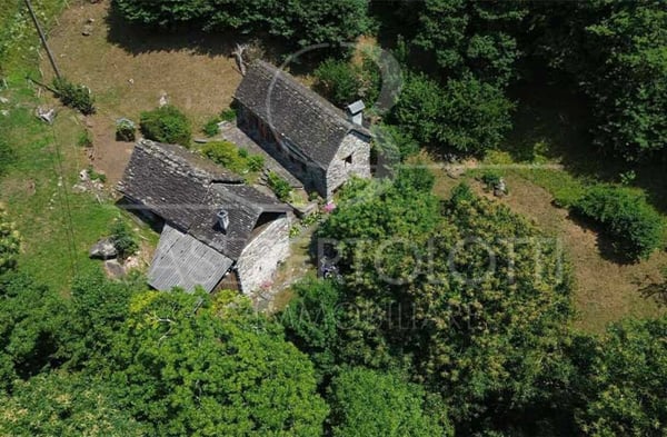 Piode. Wald. Wärme. 10