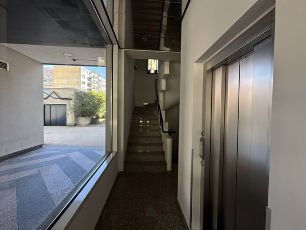 AFFITTASI LUMINOSO E PANORAMICO UFFICIO ZONA SEMI CENTRO 7