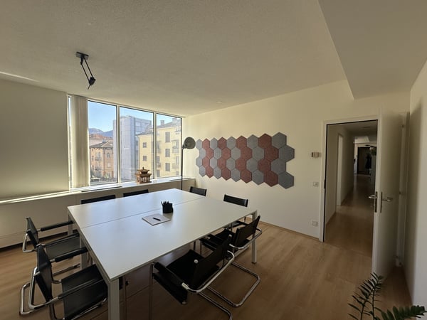 AFFITTASI LUMINOSO E PANORAMICO UFFICIO ZONA SEMI CENTRO 5