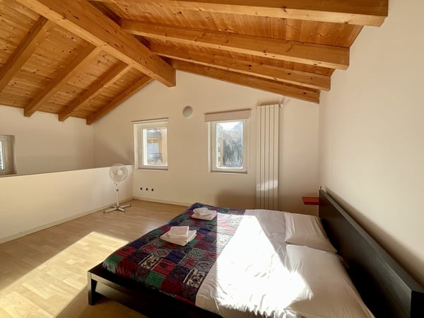 VENDESI - PROPRIETA INDIPENDENTE A DUE PASSI DAL CENTRO 9