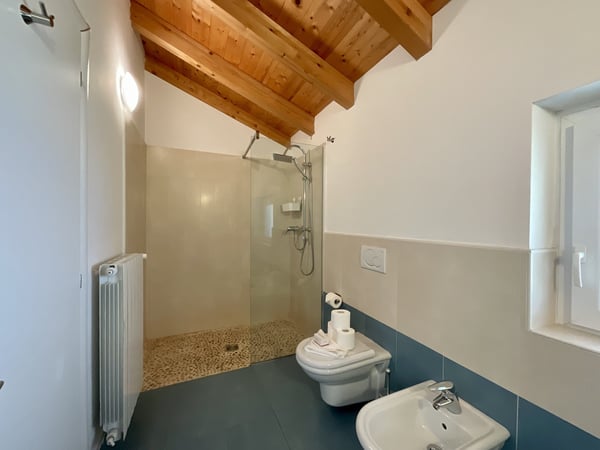 VENDESI - PROPRIETA INDIPENDENTE A DUE PASSI DAL CENTRO 7