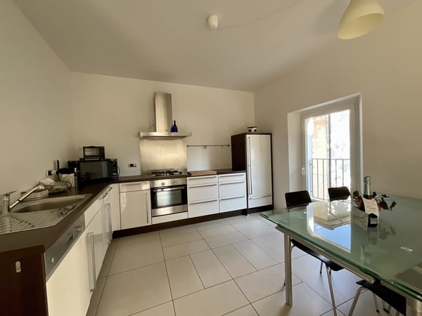 VENDESI - PROPRIETA INDIPENDENTE A DUE PASSI DAL CENTRO 4