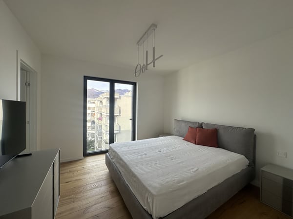 MODERNO APPARTAMENTO ARREDATO CON AMPIA TERRAZZA 11