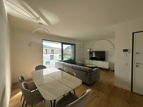 MODERNO APPARTAMENTO ARREDATO CON AMPIA TERRAZZA 4