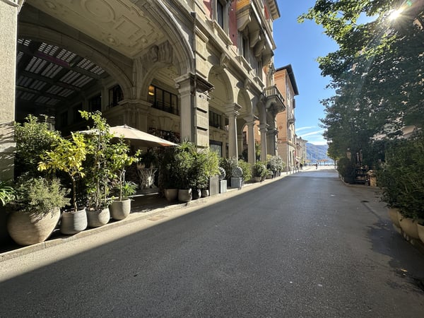 AFFITTASI PRESTIGIOSO APPARTAMENTO IN CENTRO CON VISTA LAGO 3