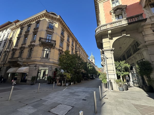 AFFITTASI PRESTIGIOSO APPARTAMENTO IN CENTRO CON VISTA LAGO 2